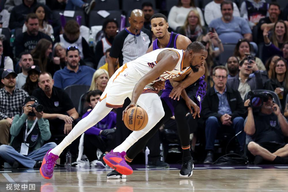 以西班牙的 以西班牙的